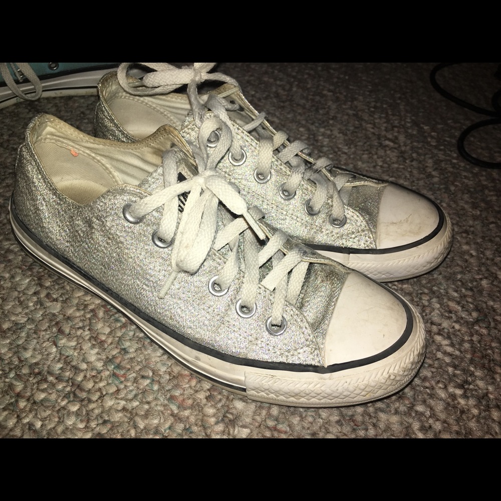 Converse - Picture 2 of 4